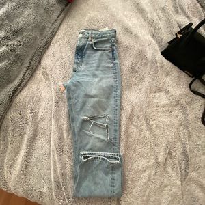 Zara straigh cut jeans in size 6